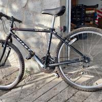 Mountain Bike  GIANT