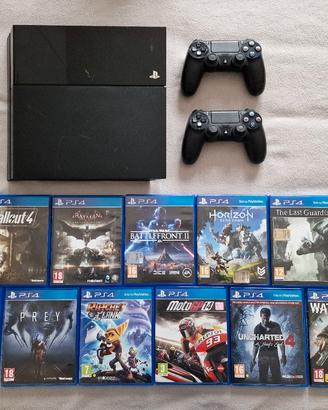 PlayStation 4 + 2 Joystick + 11 giochi 