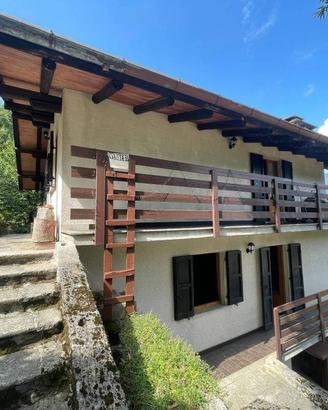 Casa indipendente di 127 m² con 4 locali a Colorin
