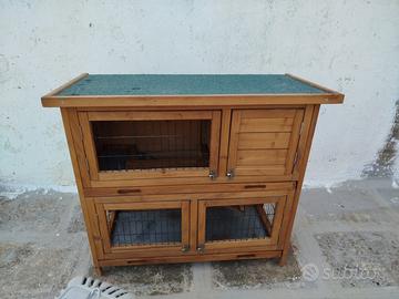 Conigliera in legno su 2 livelli ( come nuova)