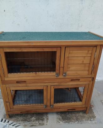 Conigliera in legno su 2 livelli ( come nuova)