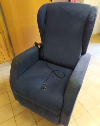 poltrona elettrica con pedana alzapiedi