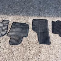 Tappeti in gomma + vasca baule Volkswagen Golf 6