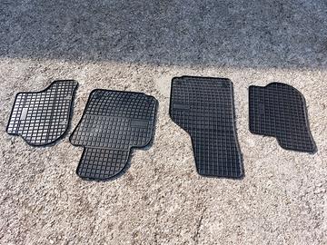 Tappeti in gomma + vasca baule Volkswagen Golf 6