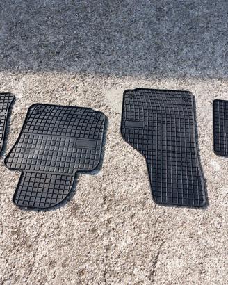 Tappeti in gomma + vasca baule Volkswagen Golf 6