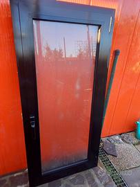 Finestra anta ribalta alluminio