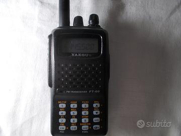 yaesu ft 60   portatile con accessori originali