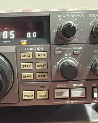 Kenwood TS 711