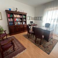 MOBILIO STUDIO LEGALE IN MOGANO, STILE INGLESE