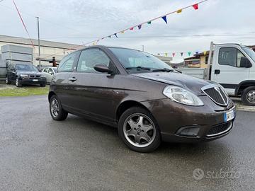 Lancia Ypsilon 1.4 Platino Ecochic GPL
