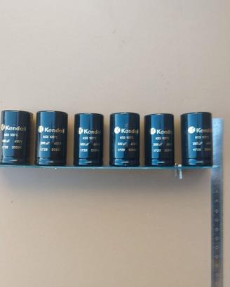 Condensatori Elettrolitici 390uF 450V Kendeil