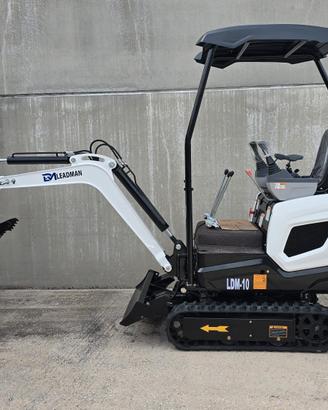 Escavatore 10q nuovo