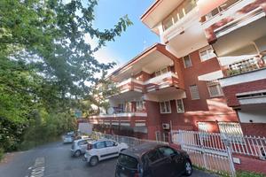 TOMBA DI NERONE MONOLOCALEcon INGRESSOINDIPENDENTE