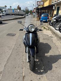 Piaggio Beverly 400