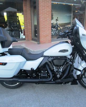 Harley-Davidson FLHX 117 Street Glide