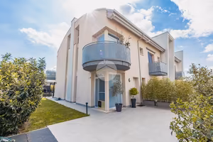VILLA A SCHIERA A VILLAFRANCA DI VERONA