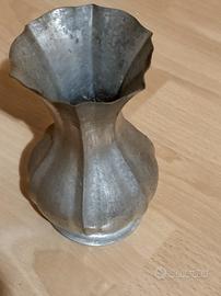 Vaso Peltro battuto a mano antico