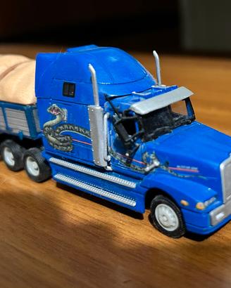 Modellino Camion Americano “ITALERI”.