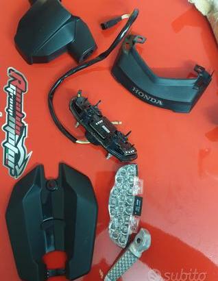 Honda CB 125 R ricambi vari/ carene