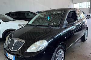 Lancia Ypsilon 1.3 MJT 90 CV Platino