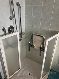 9 Maniglioni set completo+seggiolino + box doccia