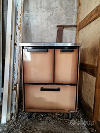 Stufa a legna con forno. Centa.