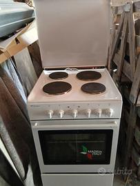 Cucina con forno