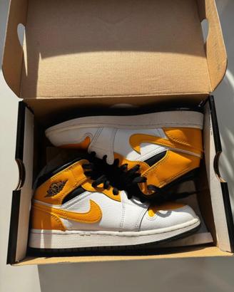 Air Jordan 1 Mid