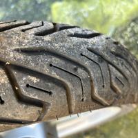 Piaggio Beverly 250 ie prezzo 1000 €  trattabile