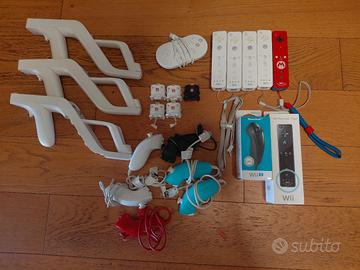Grosso lotto controller e accessori Nintendo Wiii