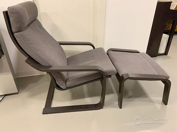 Poltrona Poang Ikea con poggiapiedi