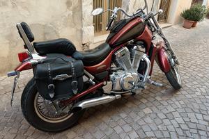 Suzuki intruder rossa 805