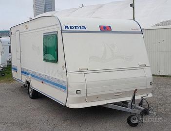 ADRIA 502 LH 4p. LETTI GEMELLI o LETTO MATRIMONIAL