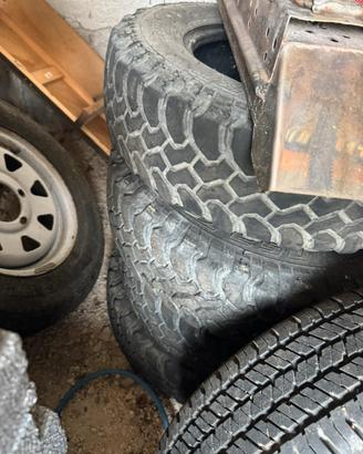 Gomme tacchettate 205/70r15 jimny