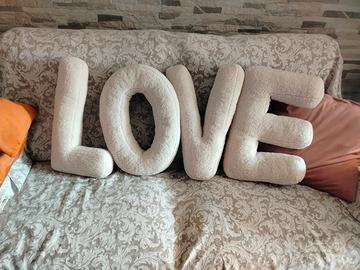 cuscini Arredo scritta Love