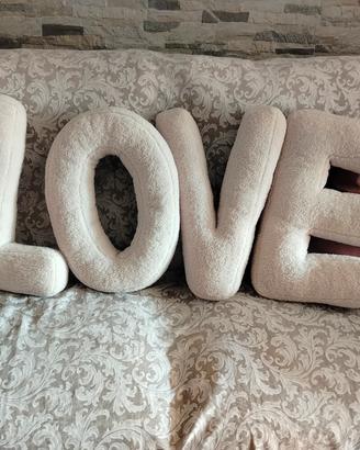 cuscini Arredo scritta Love