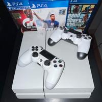 PS4 FAT 1TB + 3 giochi + 2 joystick( e cablaggi)