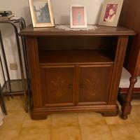 Mobiletto porta televisione