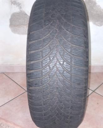 Gomme auto 