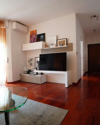 Mobili soggiorno e ingresso in legno massello