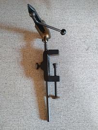 Morsetto per mosche sintetiche