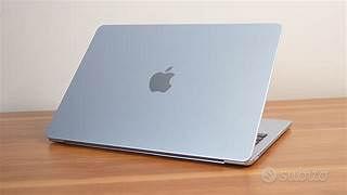 MacBook Air 13' con confezione e accessori