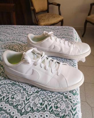 SCARPE NIKE COURT ROYALE 2 BIANCHE