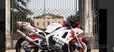Yamaha YZF-R1 4XV (sella rossa -replica Haga )
