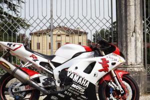 Yamaha YZF-R1 4XV (sella rossa -replica Haga )