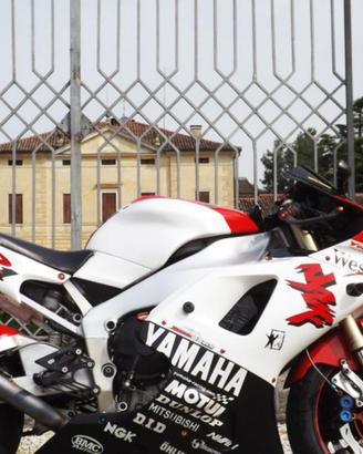 Yamaha YZF-R1 4XV (sella rossa -replica Haga )
