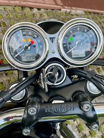 Triumph Boneville T100