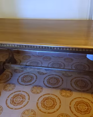 Tavolo in legno massello e 10 sedie