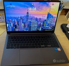 Samsung Galaxy Book4 con scatola originaria 