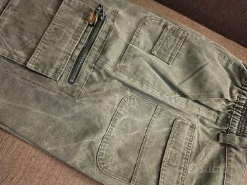 pantaloni cargo